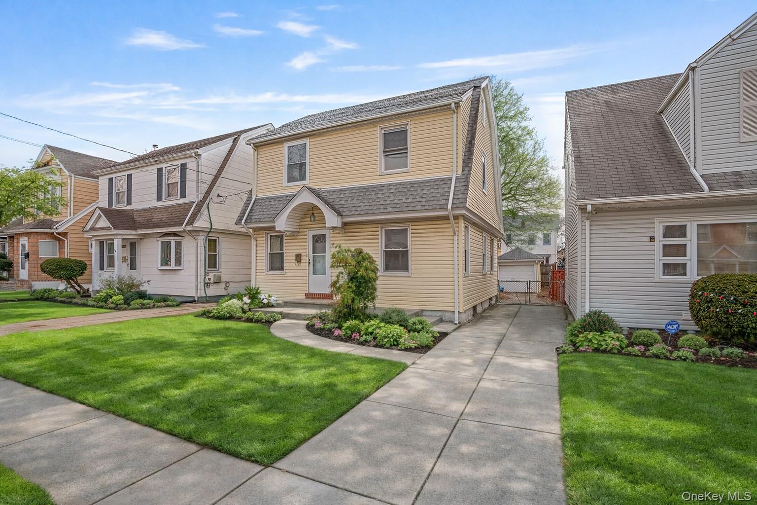 #1 photo, 9020 205th Street, Hollis , NY 11423