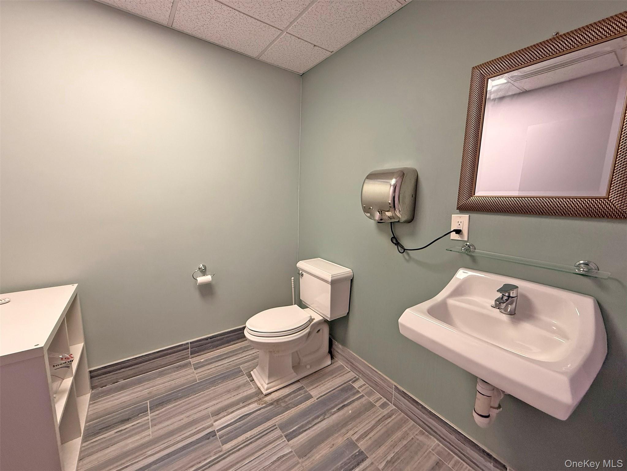 #5 photo, 75 E Jefryn Boulevard, Deer Park , NY 11729