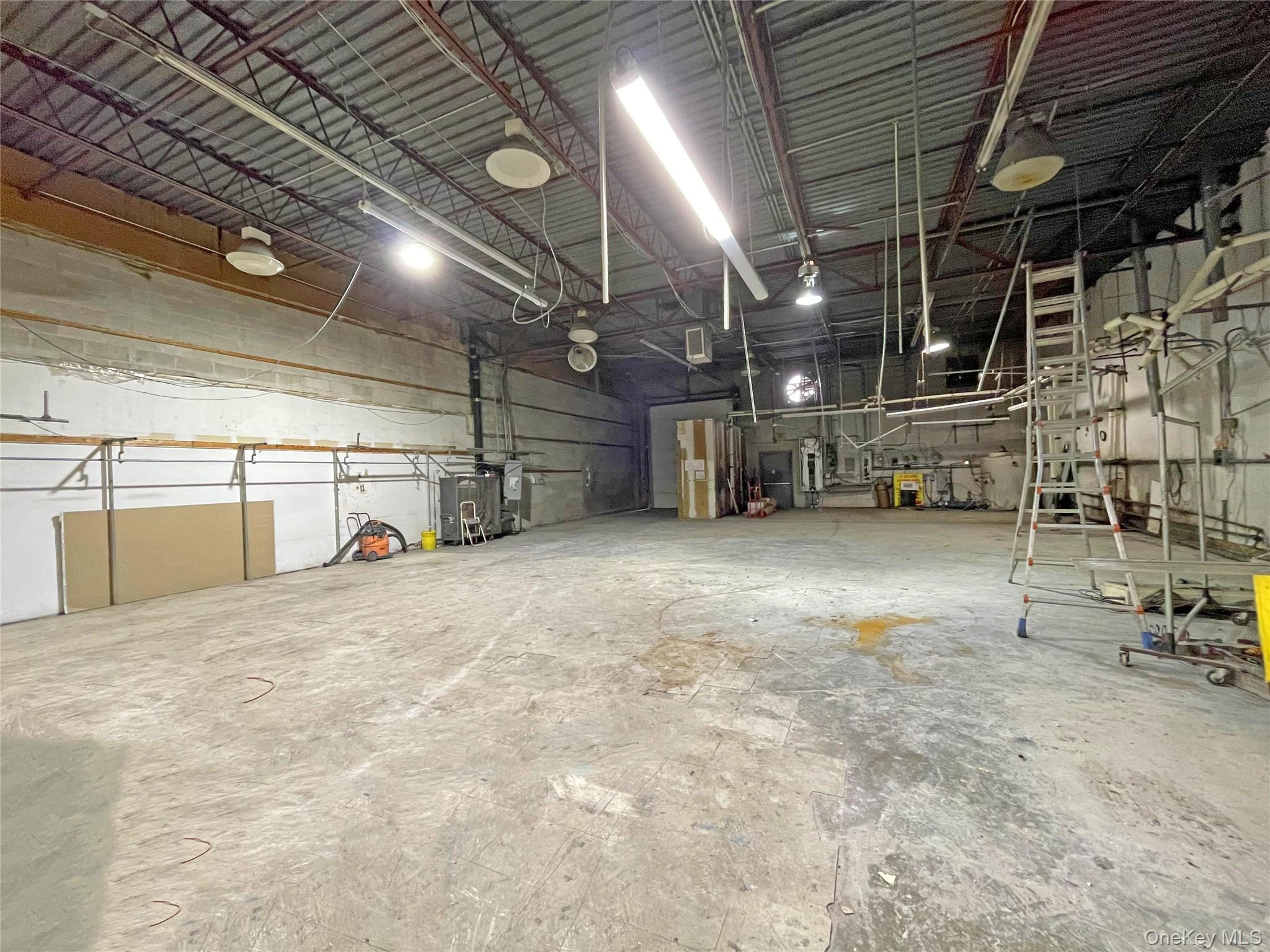 #9 photo, 75 E Jefryn Boulevard, Deer Park , NY 11729