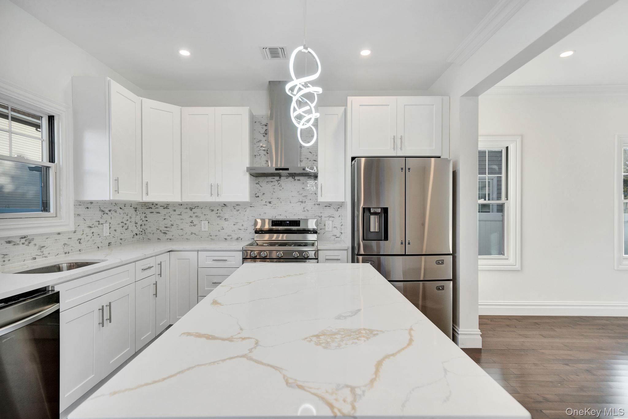 #7 photo, 47 E. Cherry Street, Hicksville , NY 11801