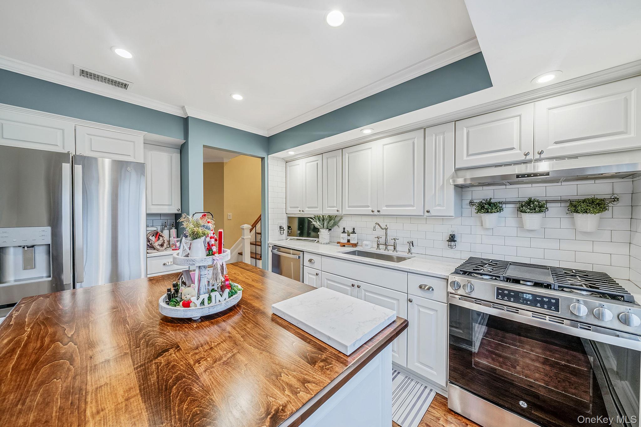 #19 photo, 68 Elder Drive, Commack , NY 11725