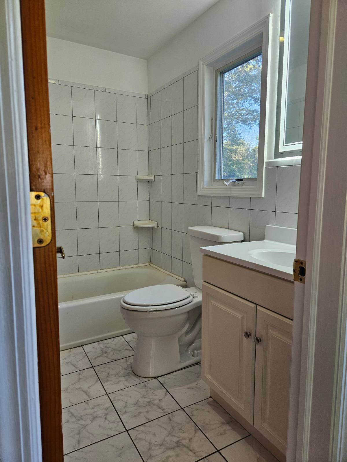 #28 photo, 200 CENTRAL AVE, Bohemia , NY 11716