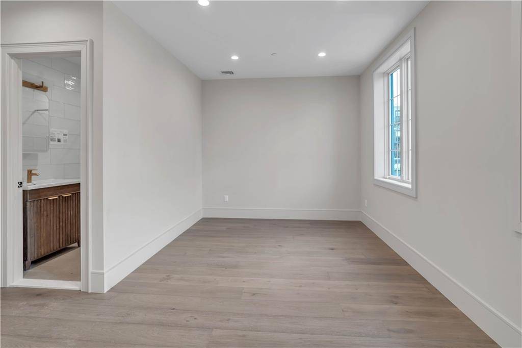 #14 photo, 372 92nd St, #1B, ब्रुकलीन Bay Ridge , NY 11209