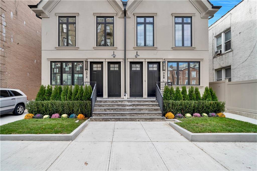 #2 photo, 372 92nd St, #1B, ब्रुकलीन Bay Ridge , NY 11209