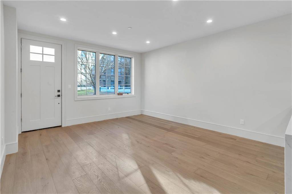 #6 photo, 372 92nd St, #1B, ब्रुकलीन Bay Ridge , NY 11209