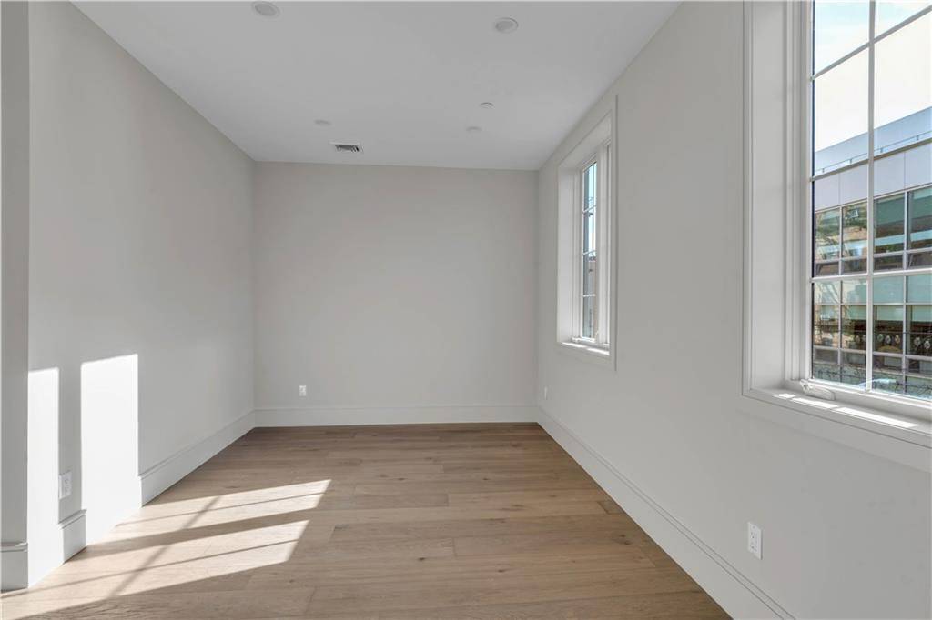 #10 photo, 372 92nd St, #2B, ब्रुकलीन Fort Hamilton , NY 11209