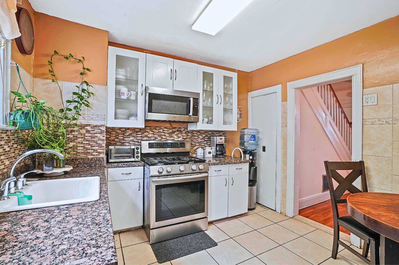 #5 photo, 5911 Fresh Pond Rd, Maspeth , NY 11378