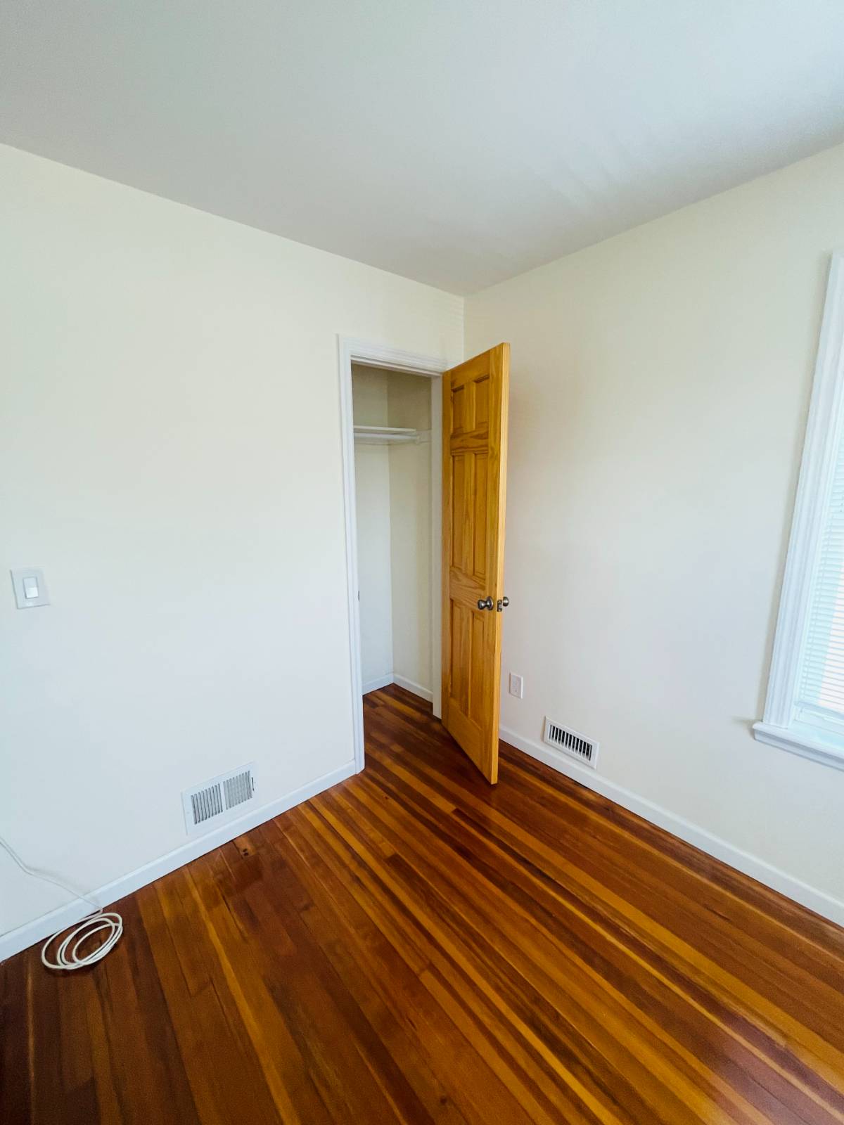 #3 photo, 27 1ST, नासाउ काउंटी Glen Cove , NY 11542