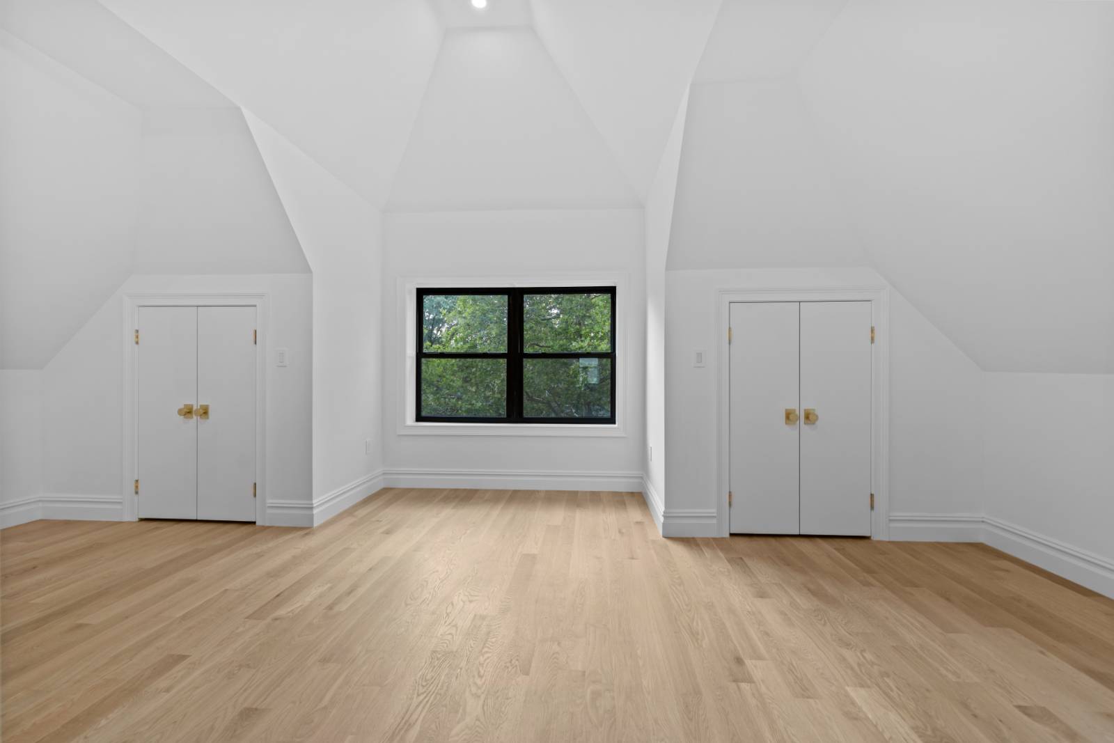 #21 photo, 2729 Bedford Ave, DITMAS PARK , NY 11210