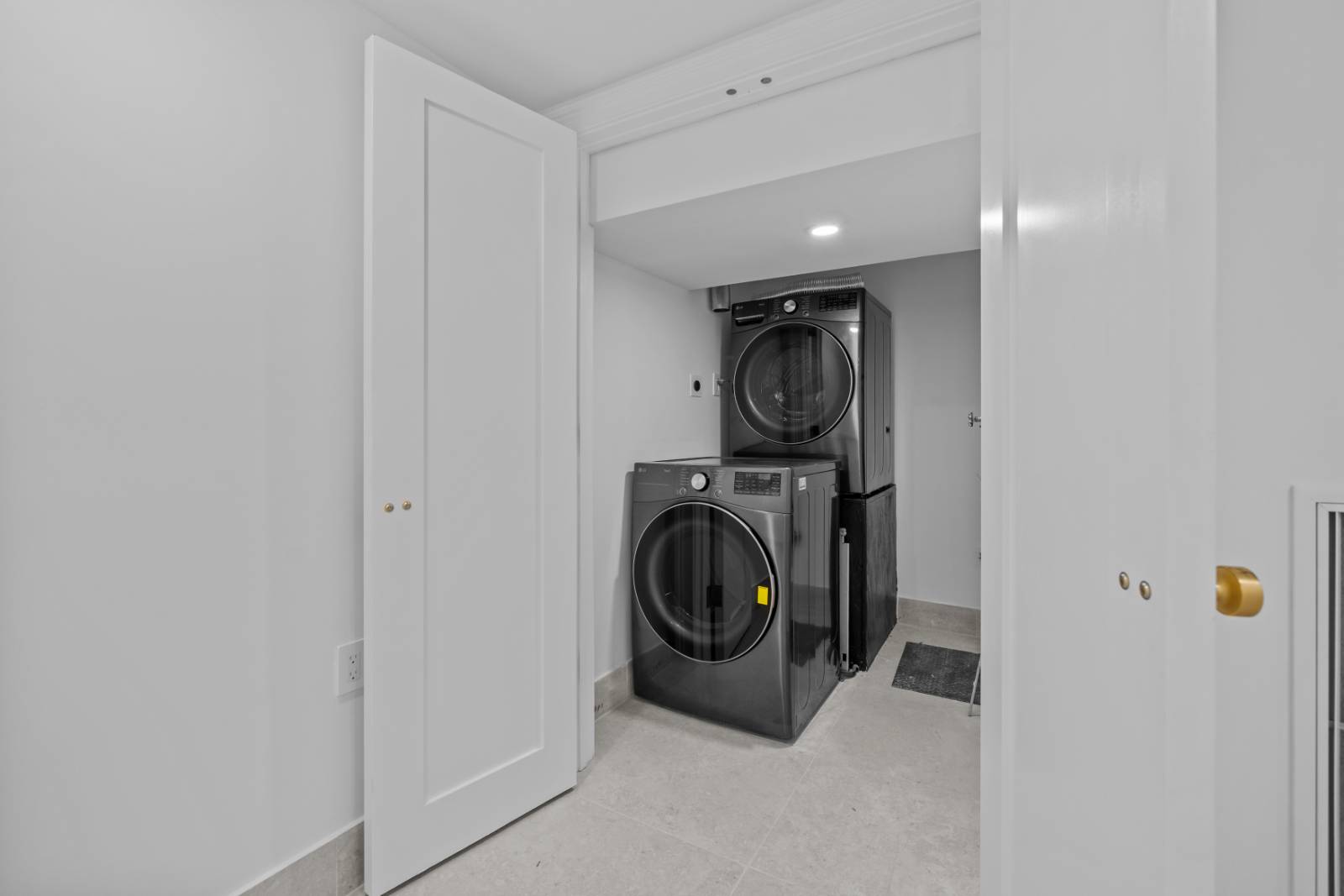 #26 photo, 2729 Bedford Ave, DITMAS PARK , NY 11210