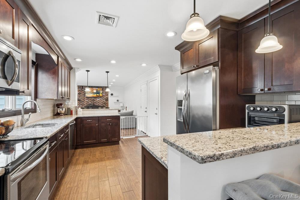 #9 photo, 1330 Bea Court, East Meadow , NY 11554