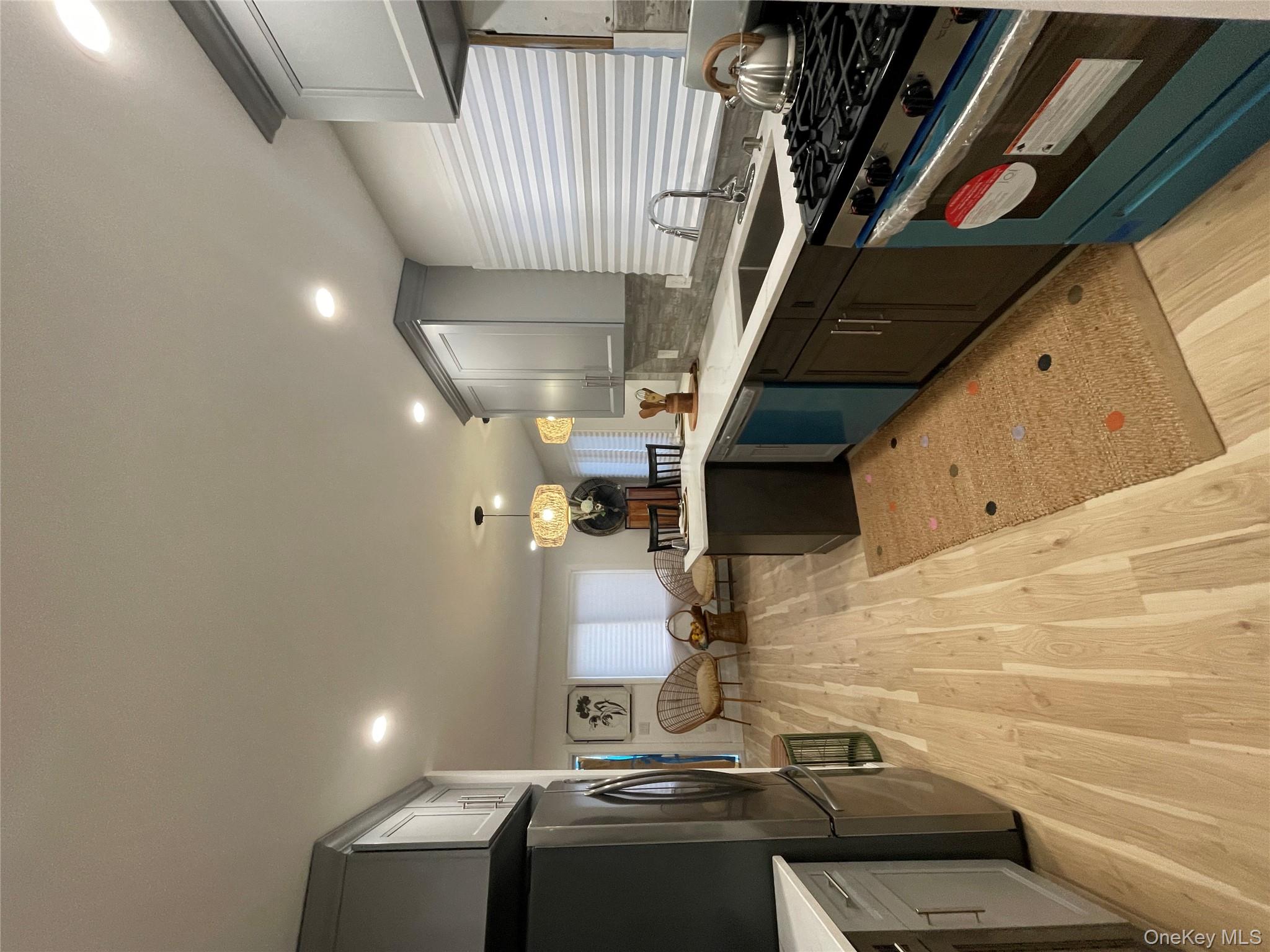 #3 photo, 136-18 221st Street, كوينز Laurelton , NY 11413