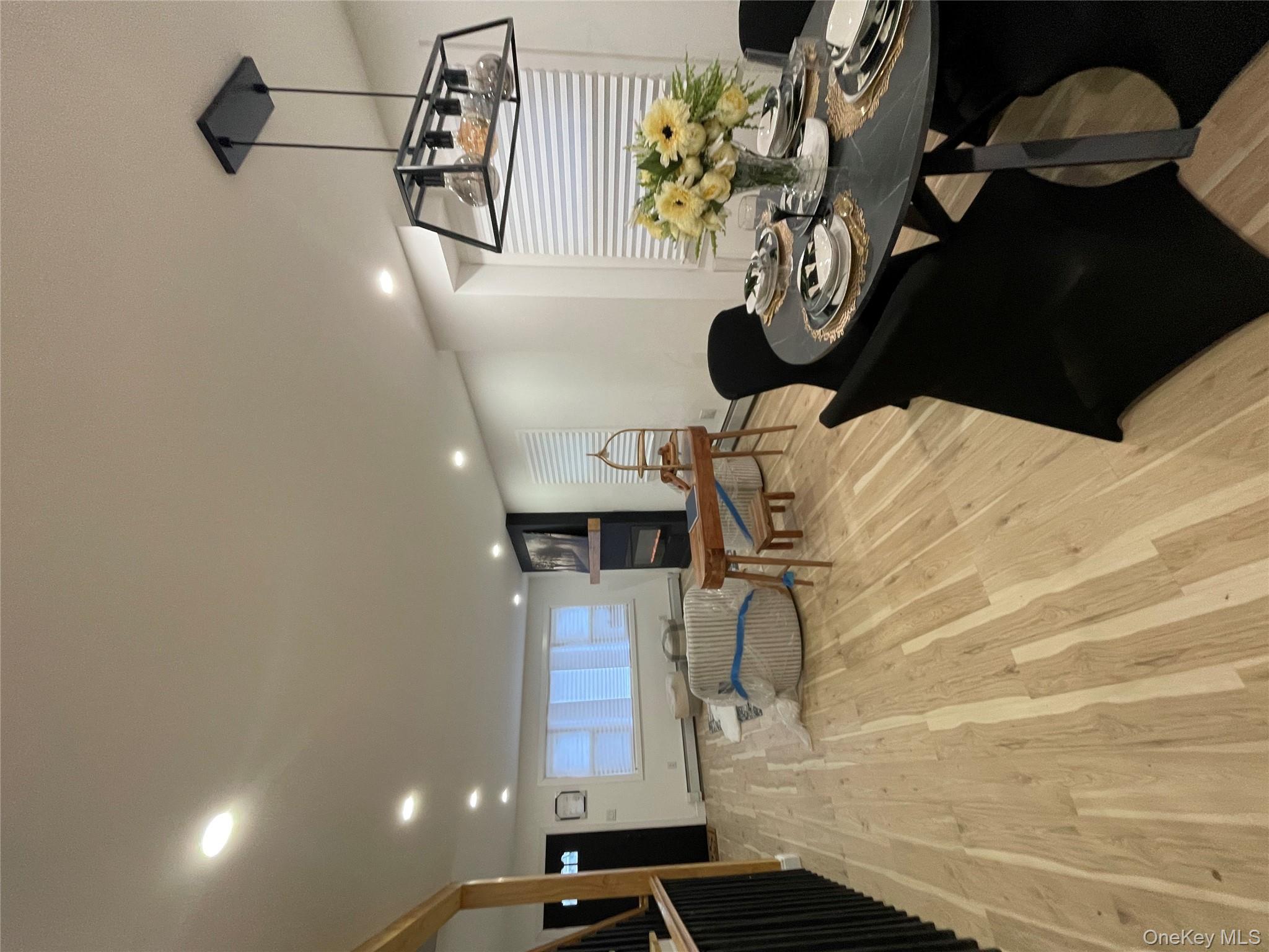 #4 photo, 136-18 221st Street, كوينز Laurelton , NY 11413