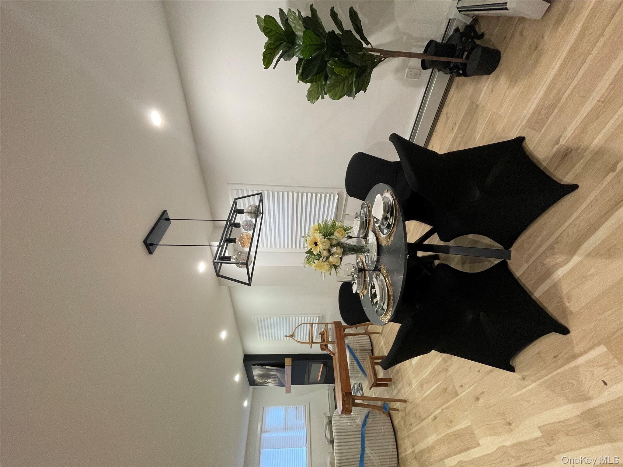 #6 photo, 136-18 221st Street, كوينز Laurelton , NY 11413