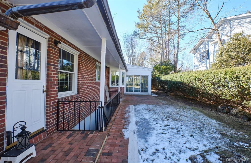 #18 photo, 695 Hunt Lane, Manhasset , NY 11030