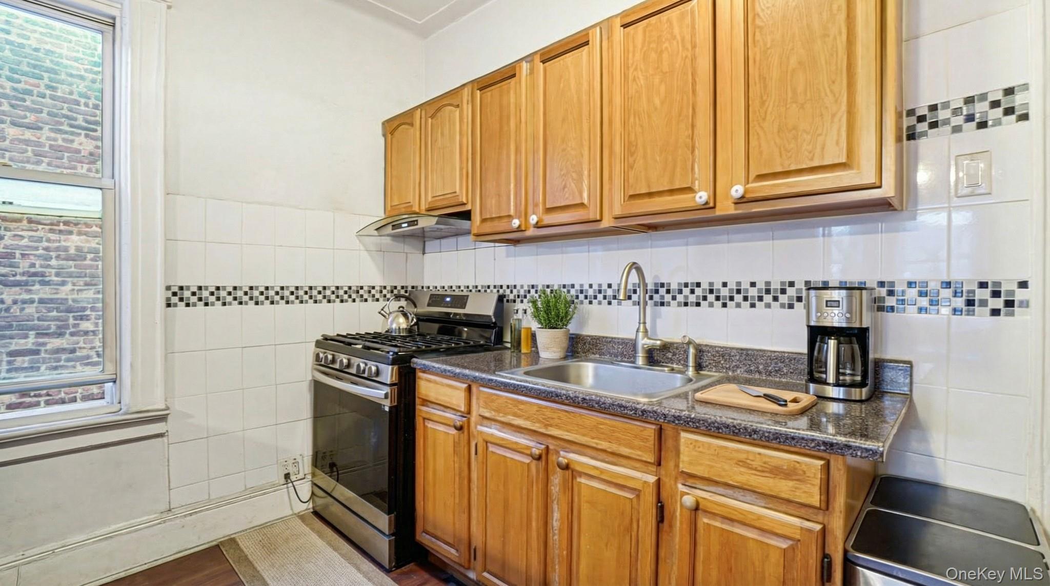 #7 photo, 1659 Decatur Street, Ridgewood , NY 11385