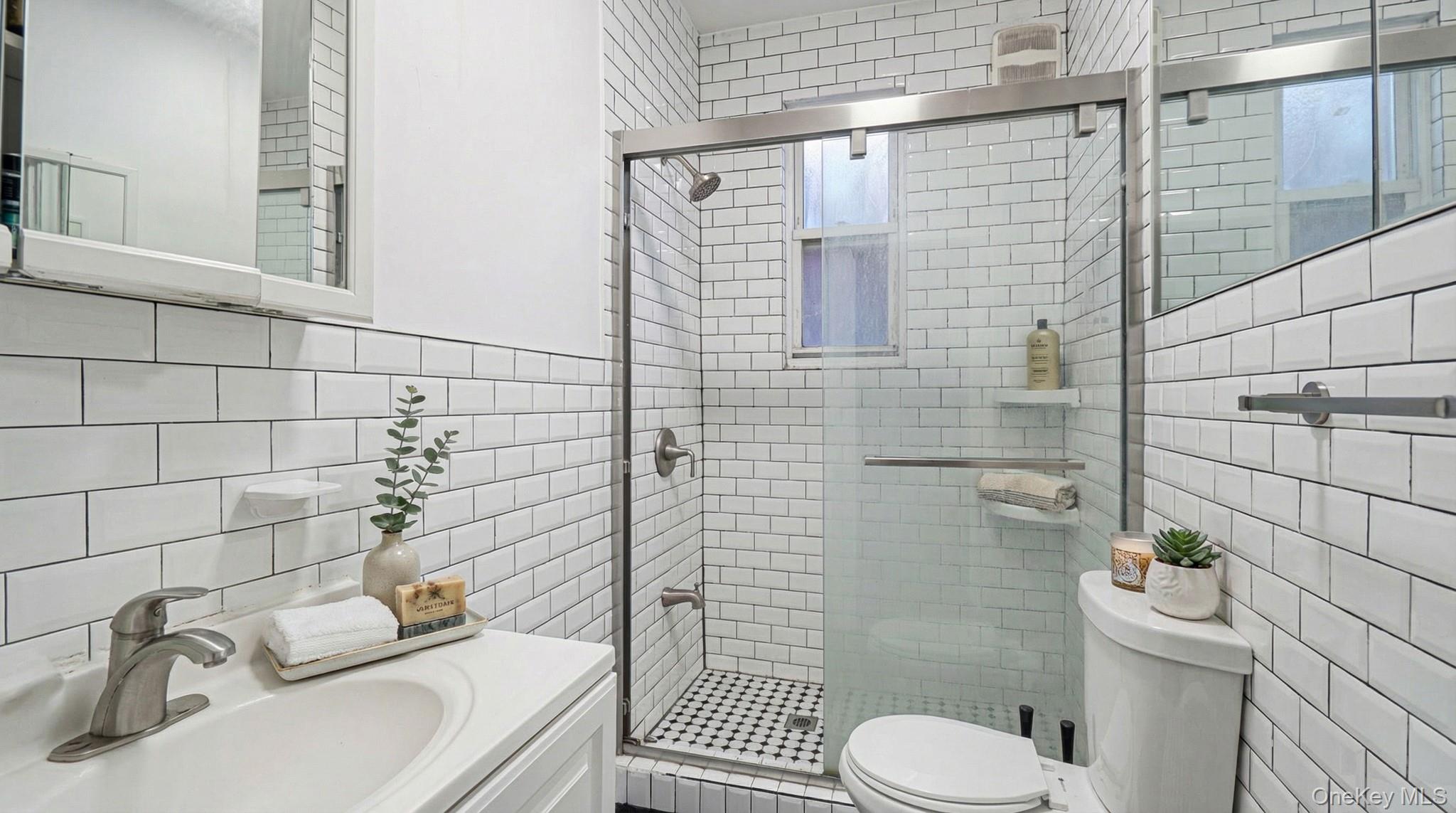 #8 photo, 1659 Decatur Street, Ridgewood , NY 11385