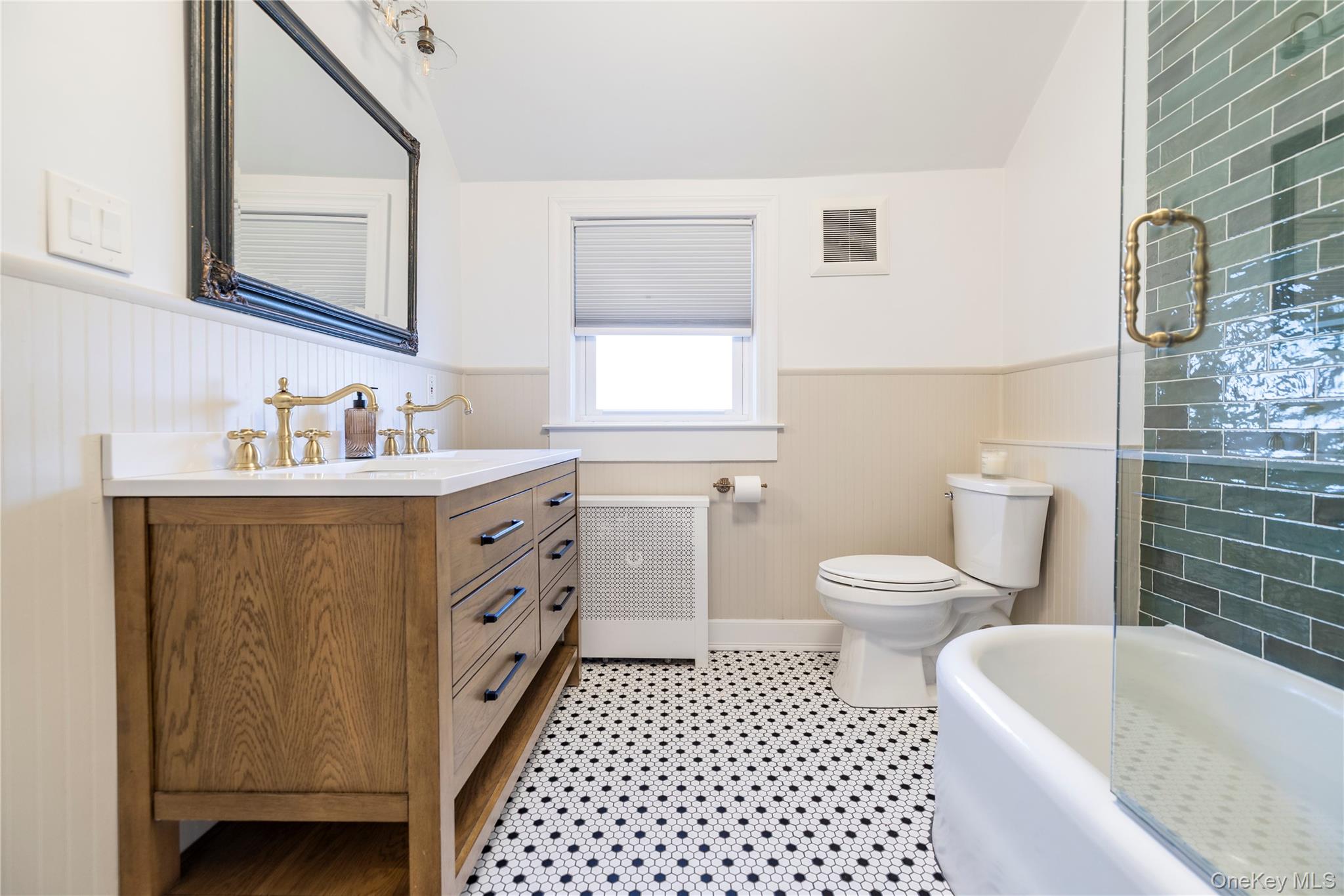 #15 photo, 17 Roxbury Road, ناسو Rockville Centre , NY 11570