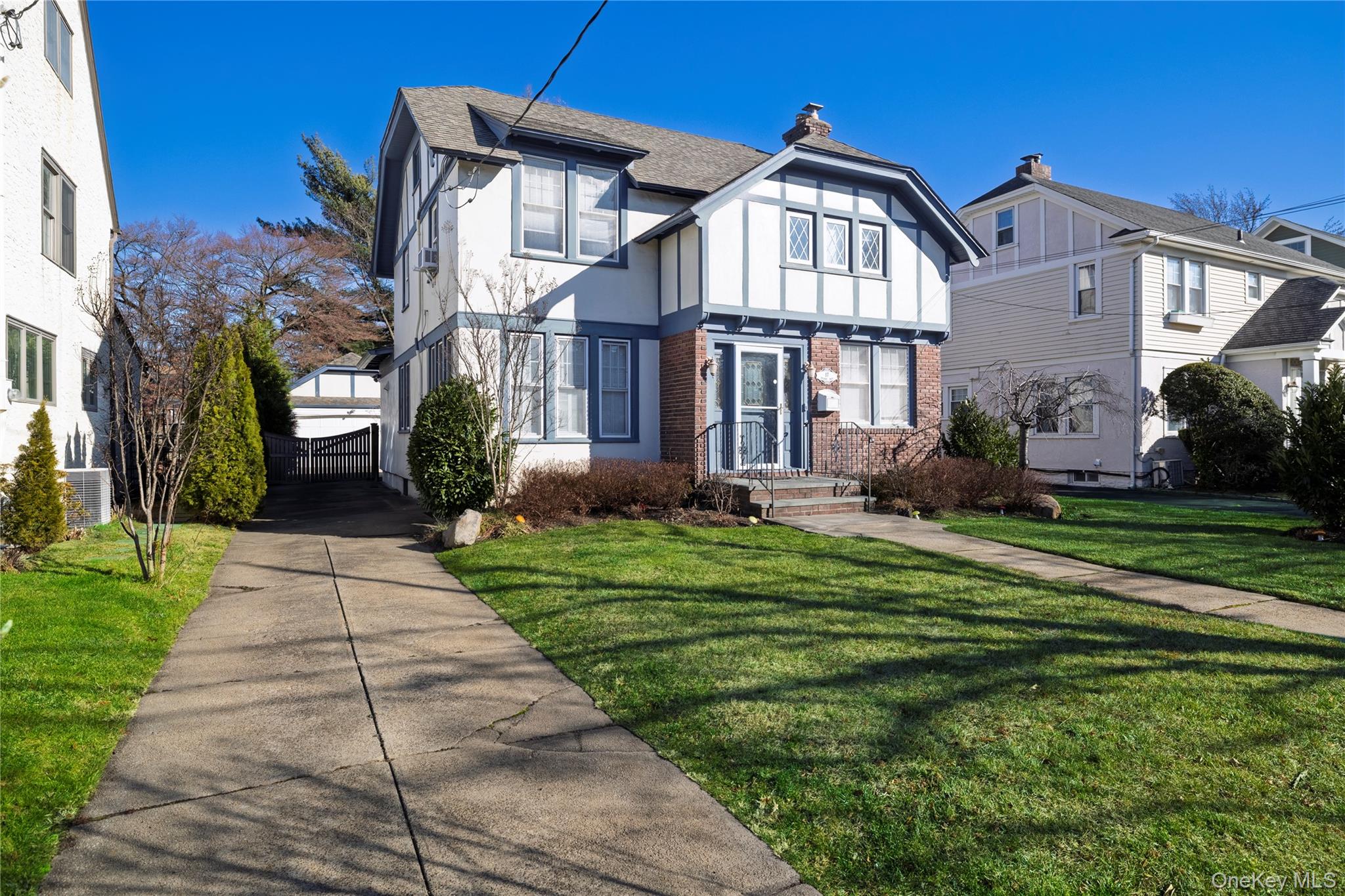 #2 photo, 17 Roxbury Road, ناسو Rockville Centre , NY 11570