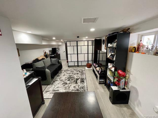 #10 photo, 117-16 205th Street, קווינס Saint Albans , NY 11412