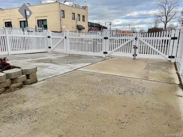 #13 photo, 117-16 205th Street, קווינס Saint Albans , NY 11412