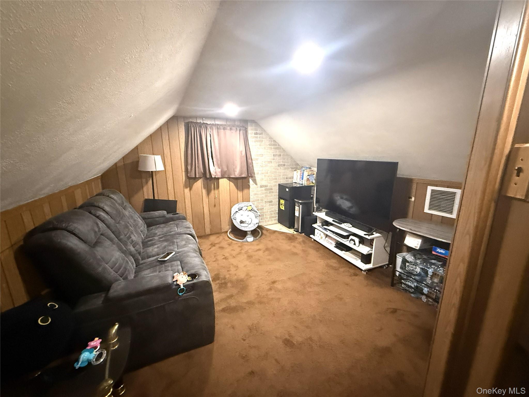 #11 photo, 7 Clarissa Drive, Hicksville , NY 11801