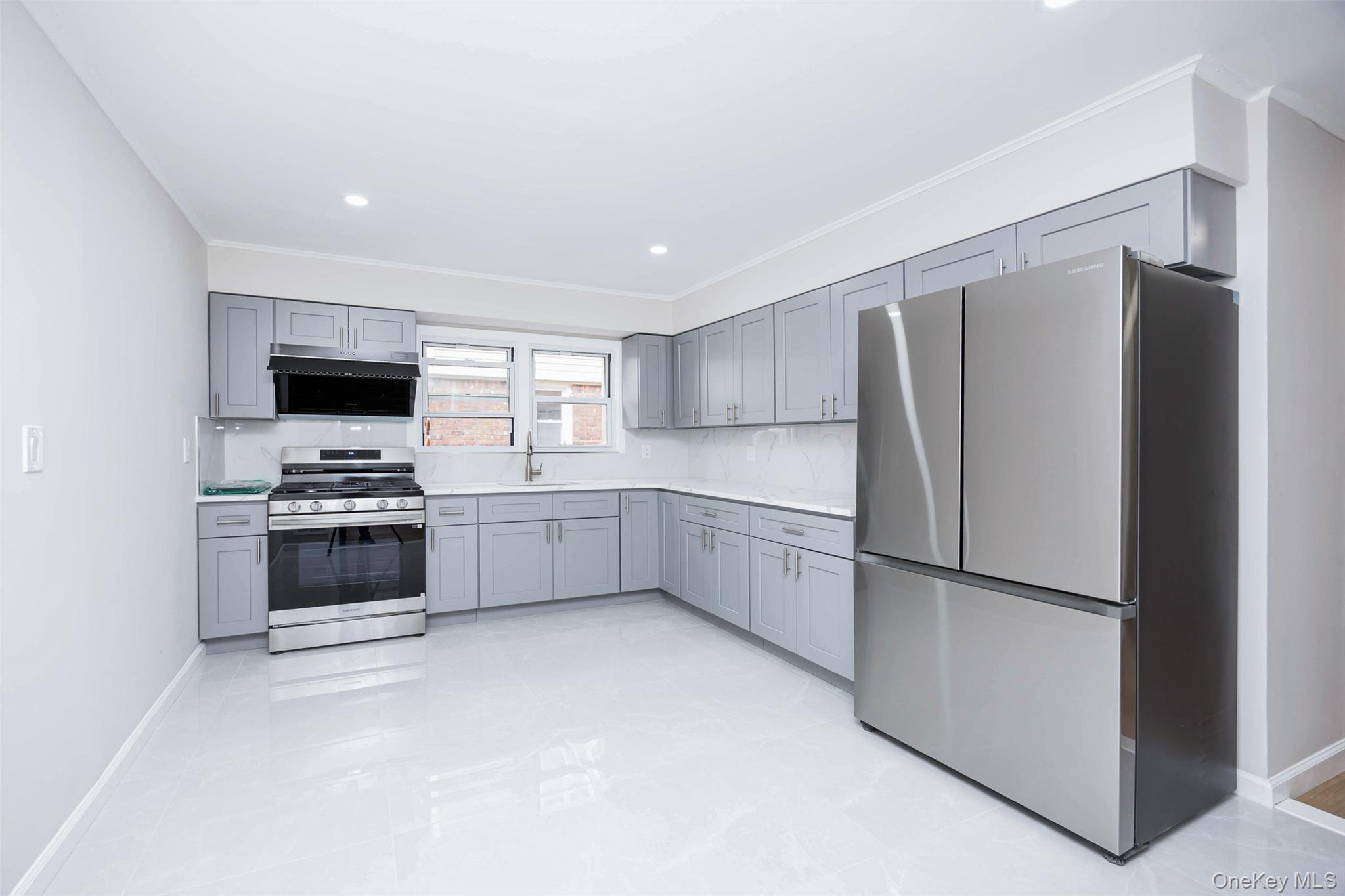 #12 photo, 157-19 16th Avenue, Whitestone , NY 11357