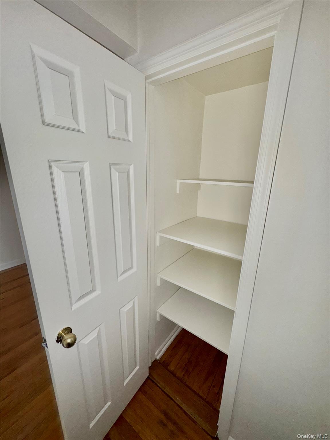 #12 photo, 2090 Barnes Avenue, Bronx , NY 10462