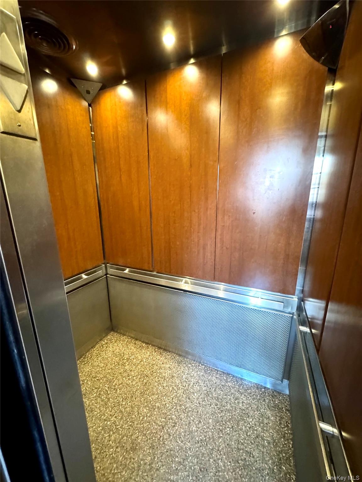 #19 photo, 2090 Barnes Avenue, Bronx , NY 10462