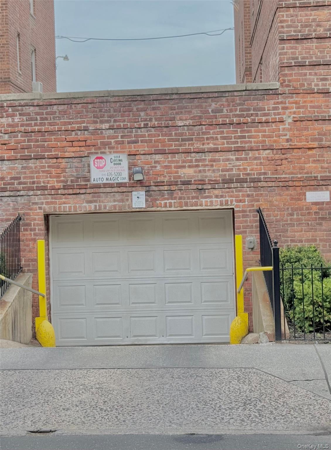 #20 photo, 2090 Barnes Avenue, Bronx , NY 10462