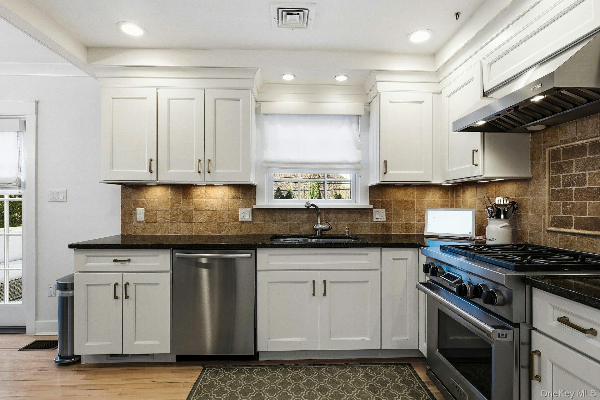 #10 photo, 47 Birch Street, Port Washington , NY 11050