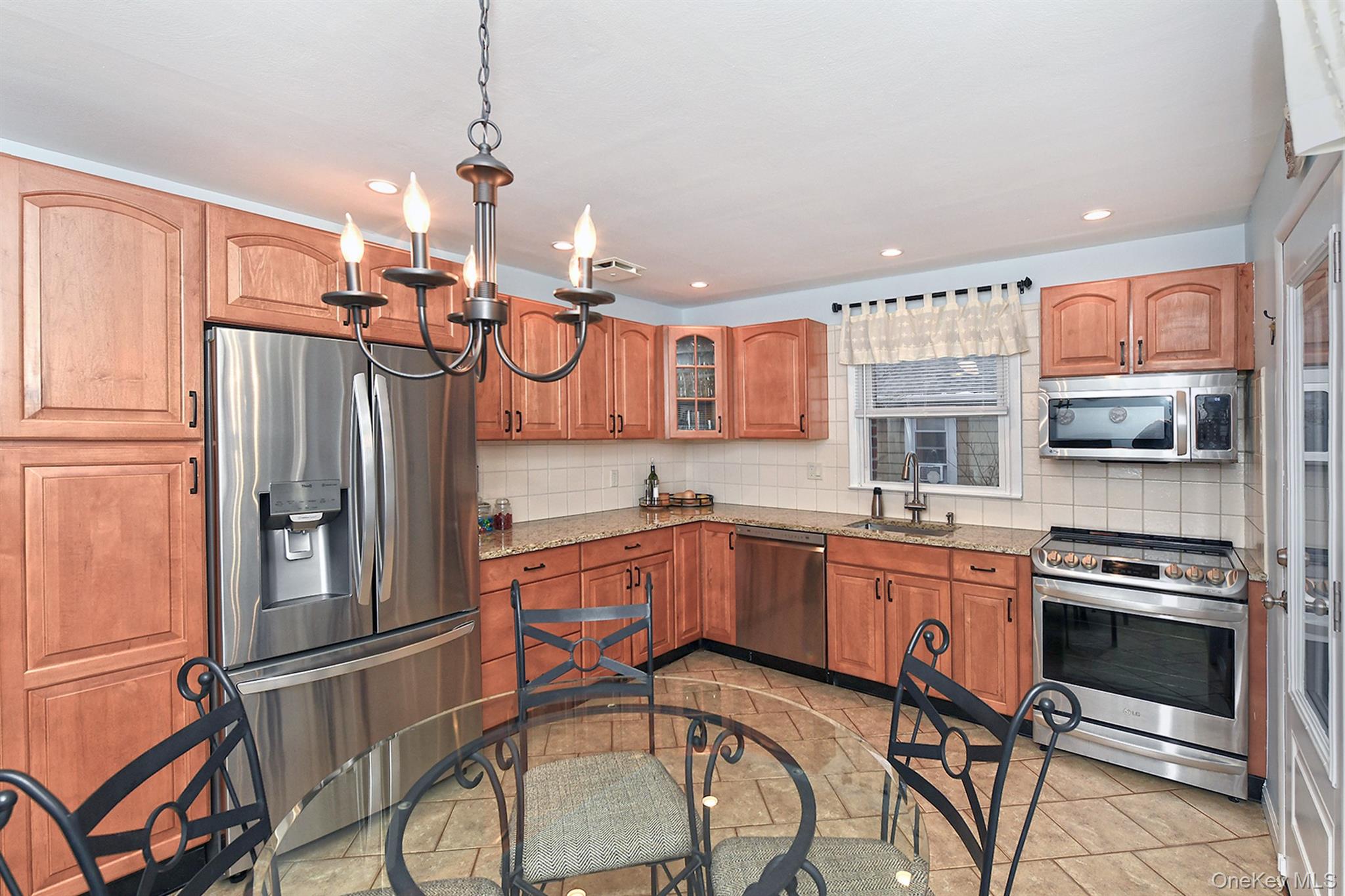 #11 photo, 257 Melville Road, South Huntington , NY 11746