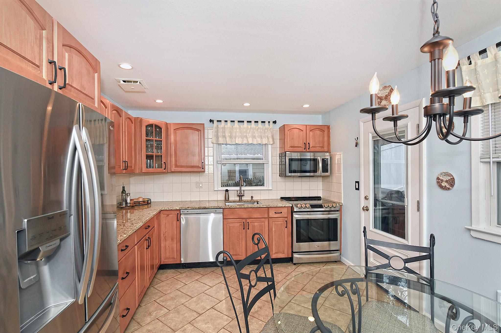 #14 photo, 257 Melville Road, South Huntington , NY 11746