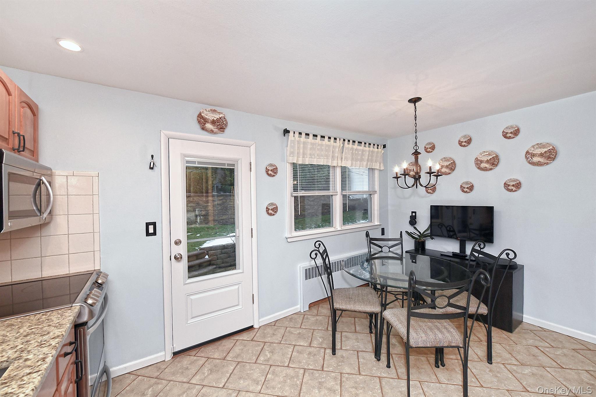 #15 photo, 257 Melville Road, South Huntington , NY 11746