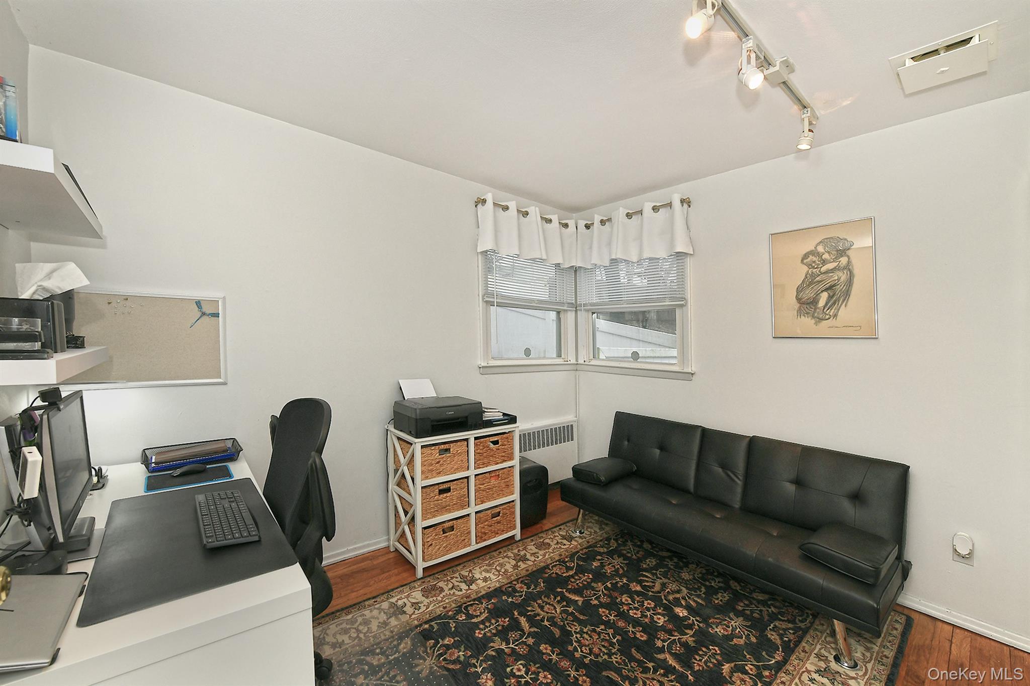 #17 photo, 257 Melville Road, South Huntington , NY 11746