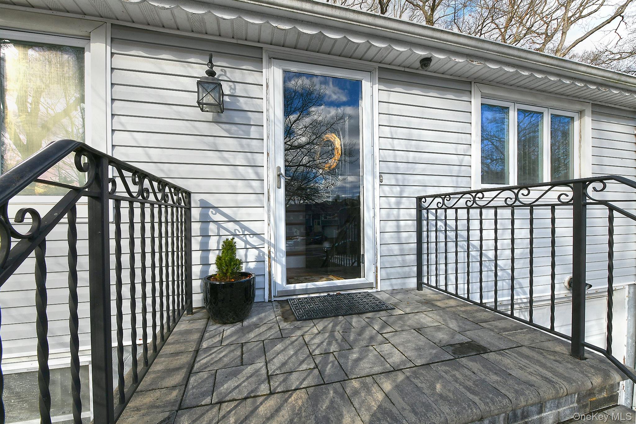 #2 photo, 257 Melville Road, South Huntington , NY 11746