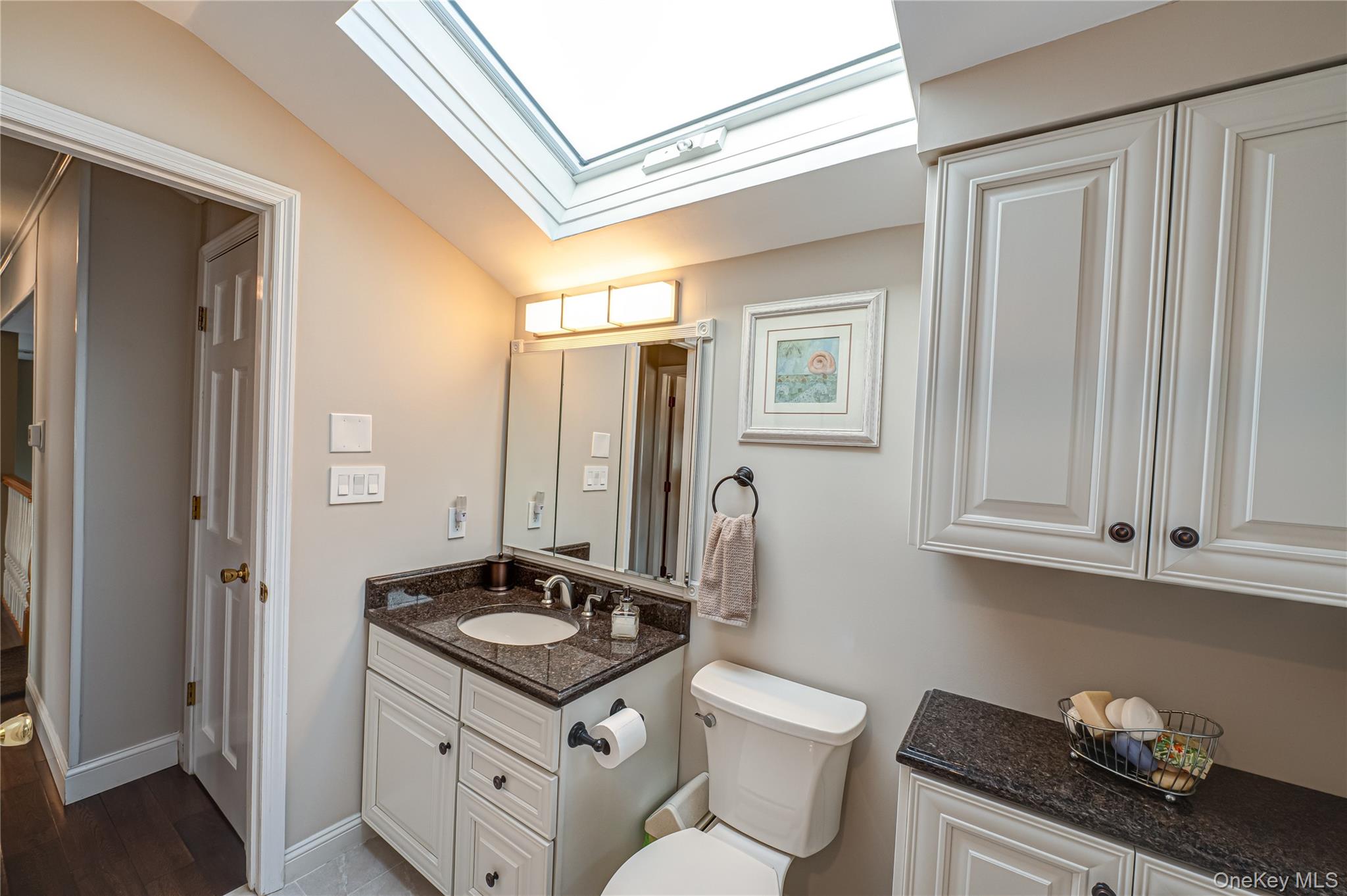 #17 photo, 12 Ida Lane, North Babylon , NY 11703