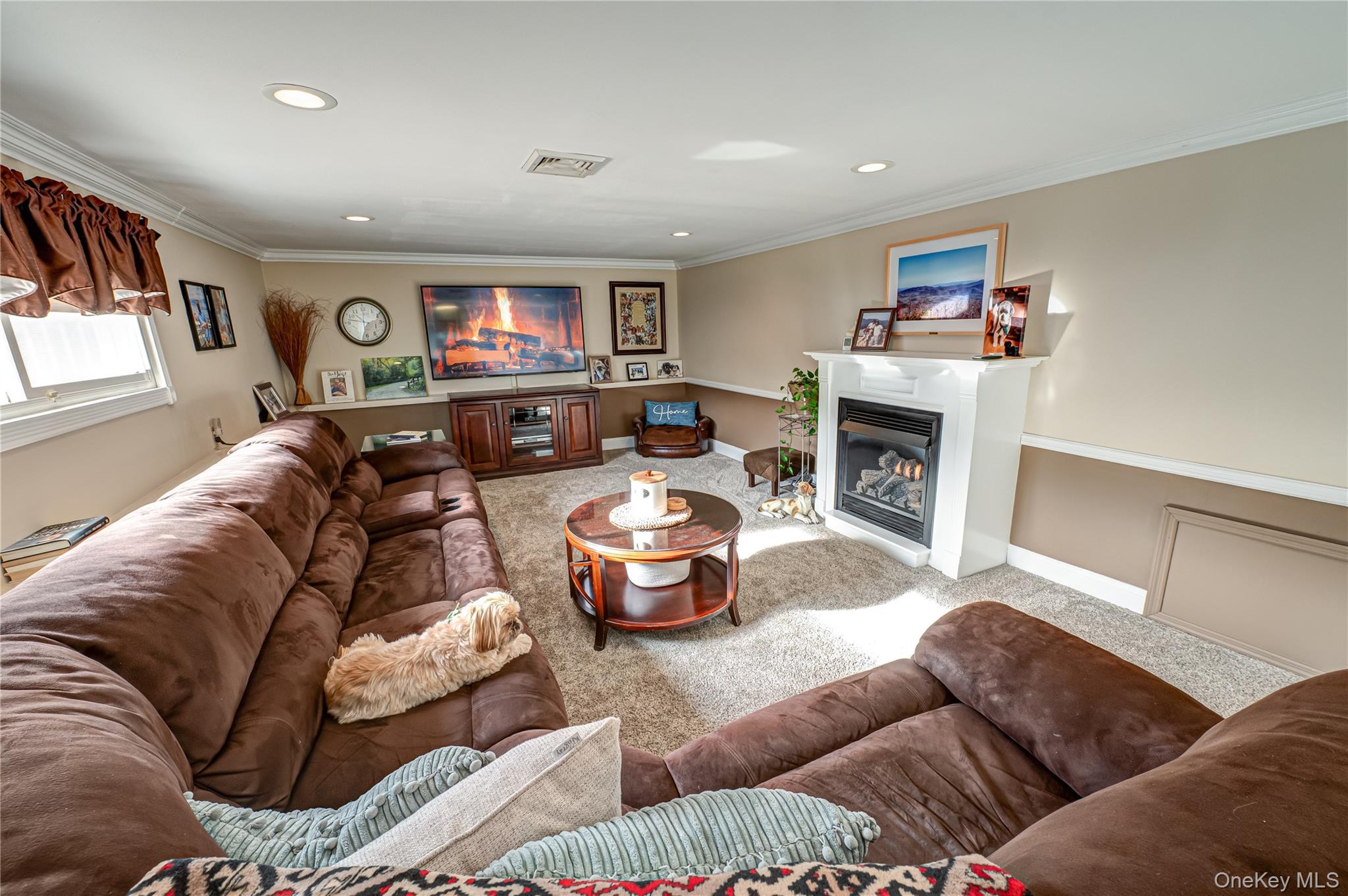 #19 photo, 12 Ida Lane, North Babylon , NY 11703