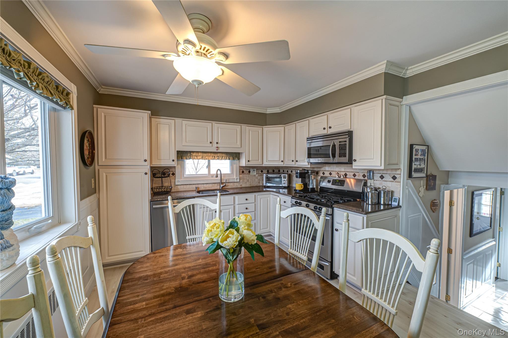 #7 photo, 12 Ida Lane, North Babylon , NY 11703