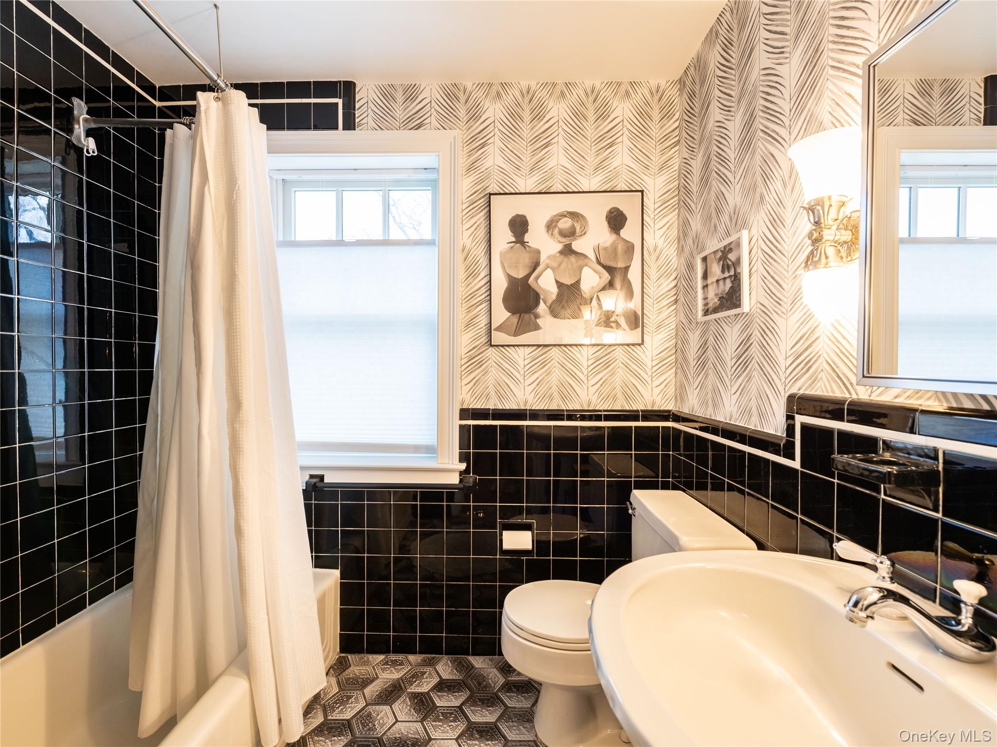 #14 photo, 126 Northwoods Road, Manhasset , NY 11030