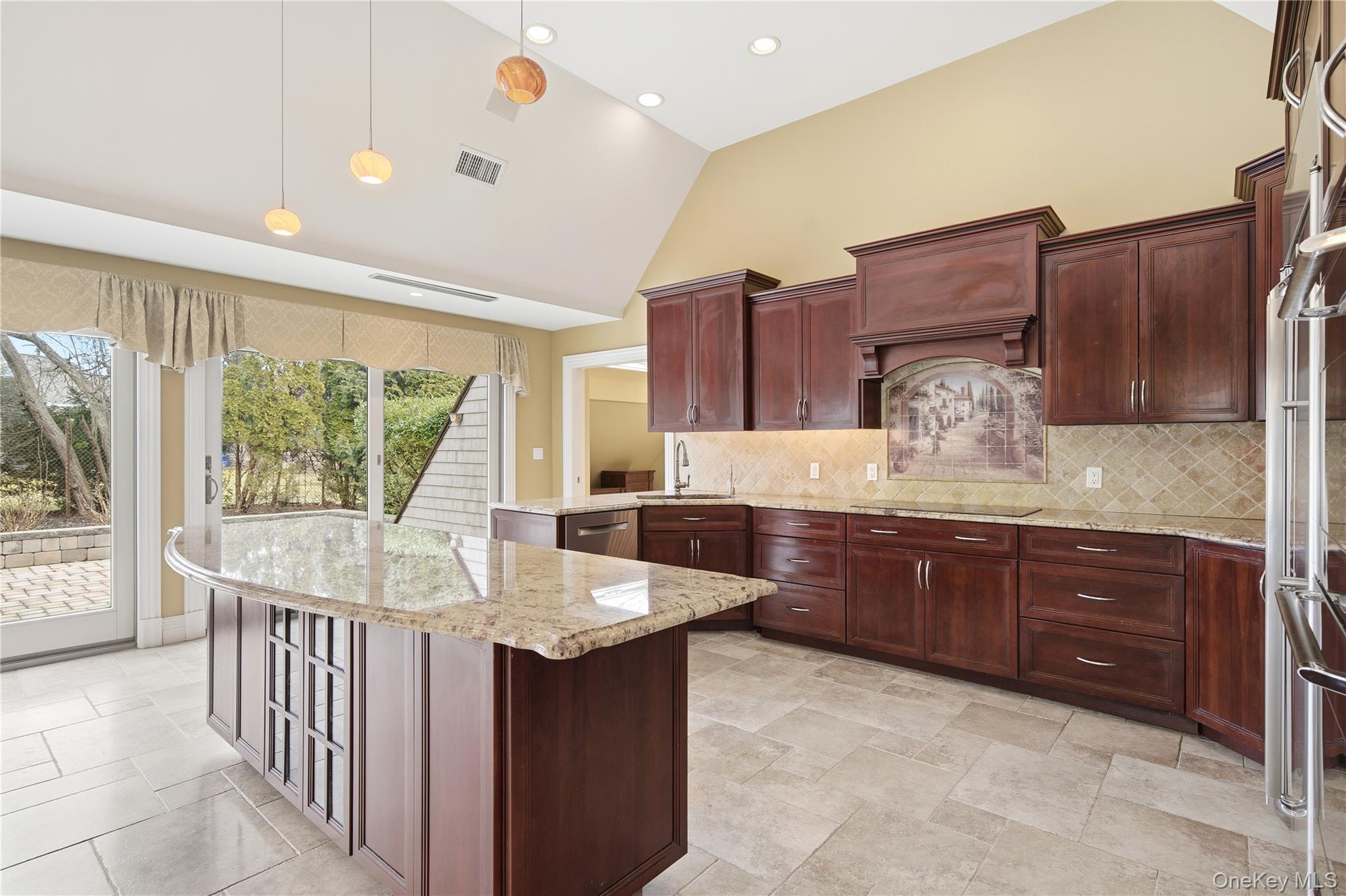 #15 photo, 31 Admirals Drive, सफ़ोक काउंटी Bay Shore , NY 11706