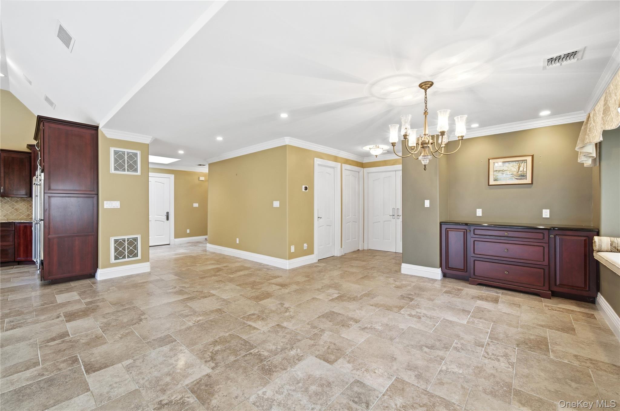 #7 photo, 31 Admirals Drive, सफ़ोक काउंटी Bay Shore , NY 11706