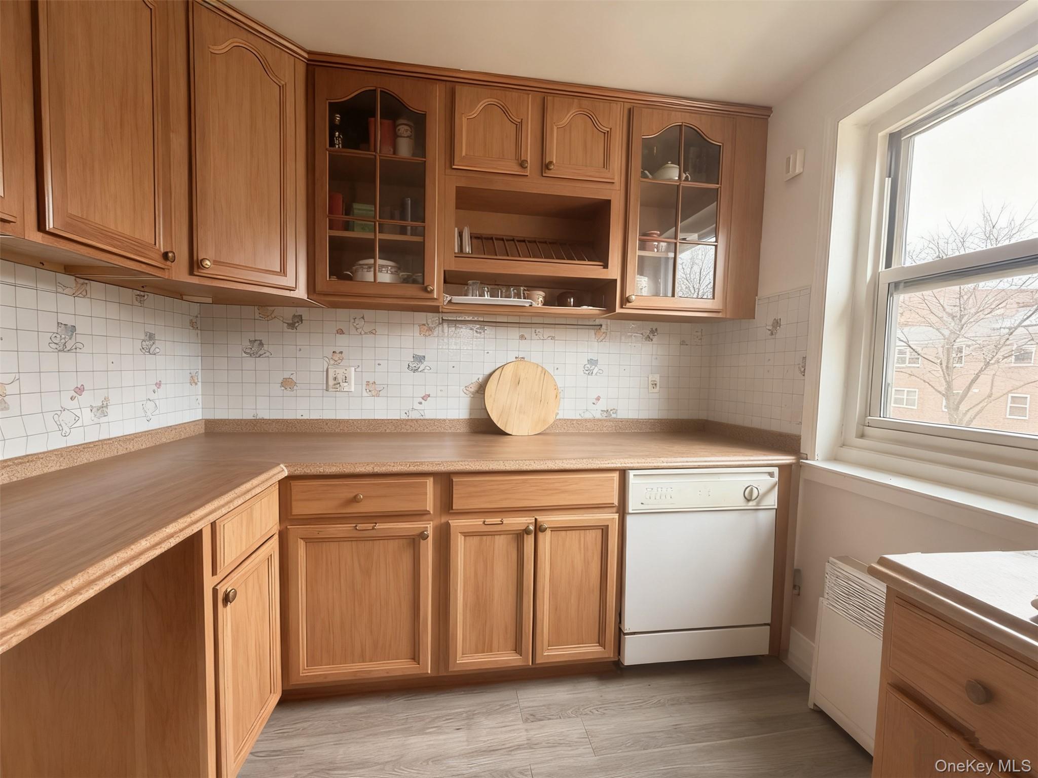 #4 photo, 15223 Jewel Avenue, Flushing , NY 11367