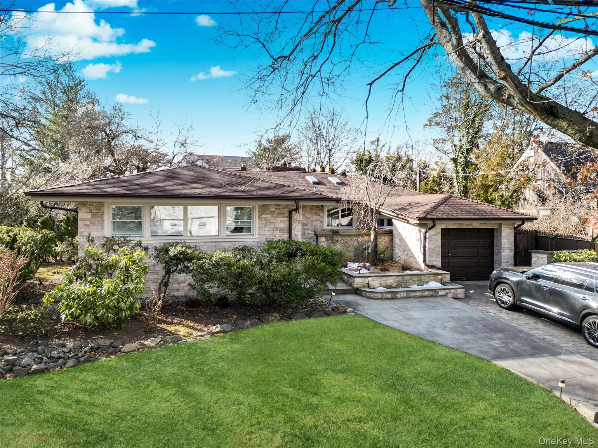 #1 photo, 41 Erick Avenue, Нассау ‖ Hewlett , NY 11557