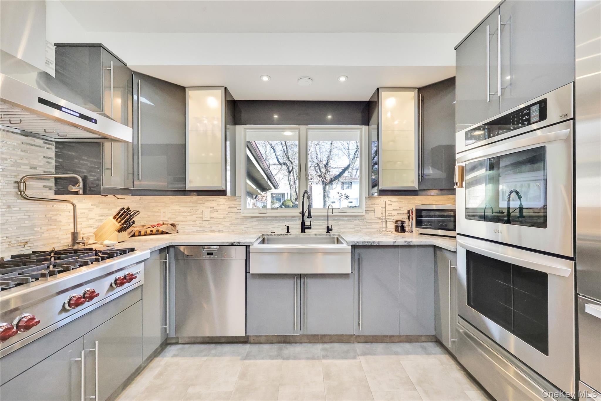 #14 photo, 41 Erick Avenue, Нассау ‖ Hewlett , NY 11557