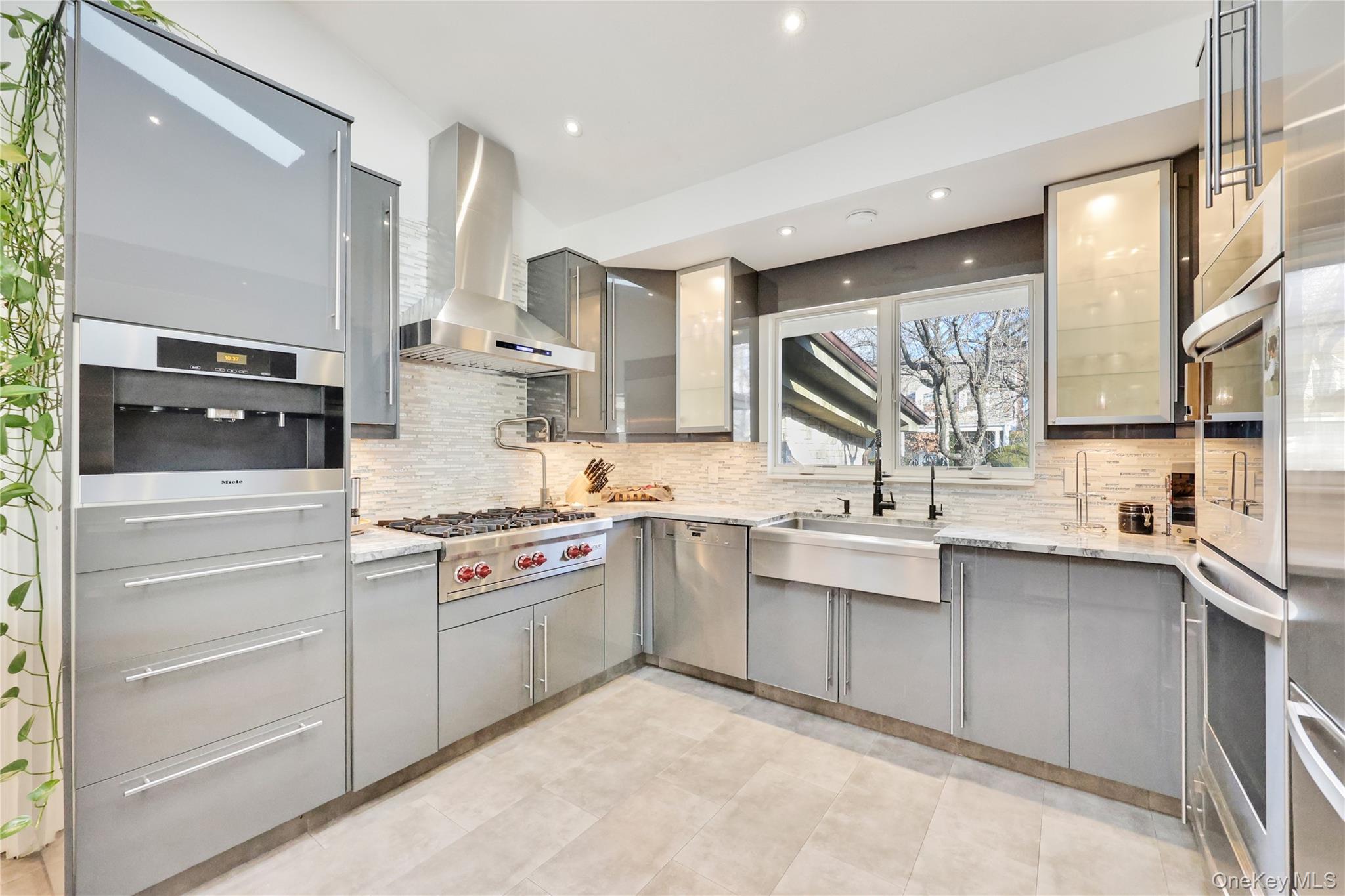 #15 photo, 41 Erick Avenue, Нассау ‖ Hewlett , NY 11557