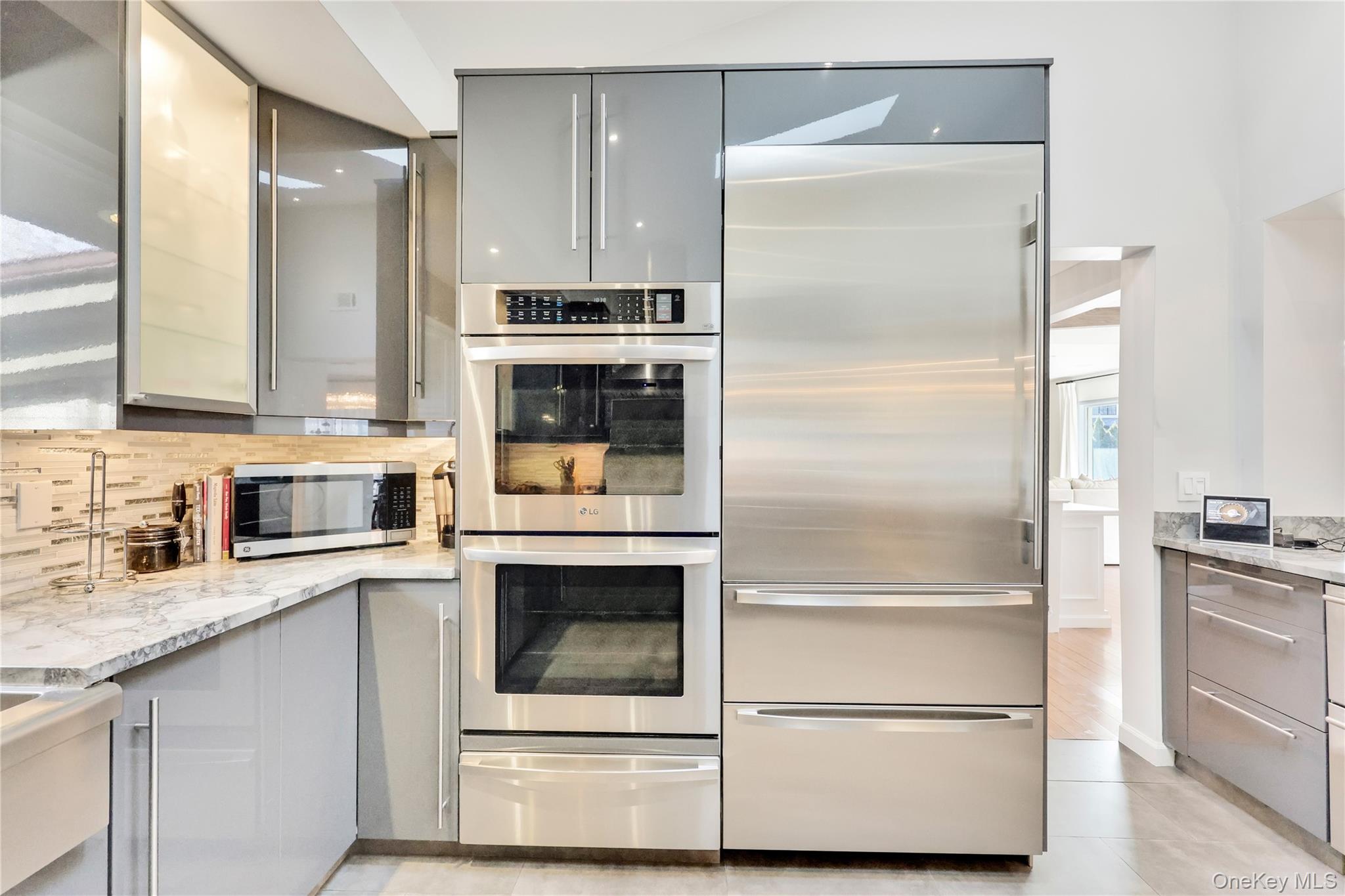 #16 photo, 41 Erick Avenue, Нассау ‖ Hewlett , NY 11557