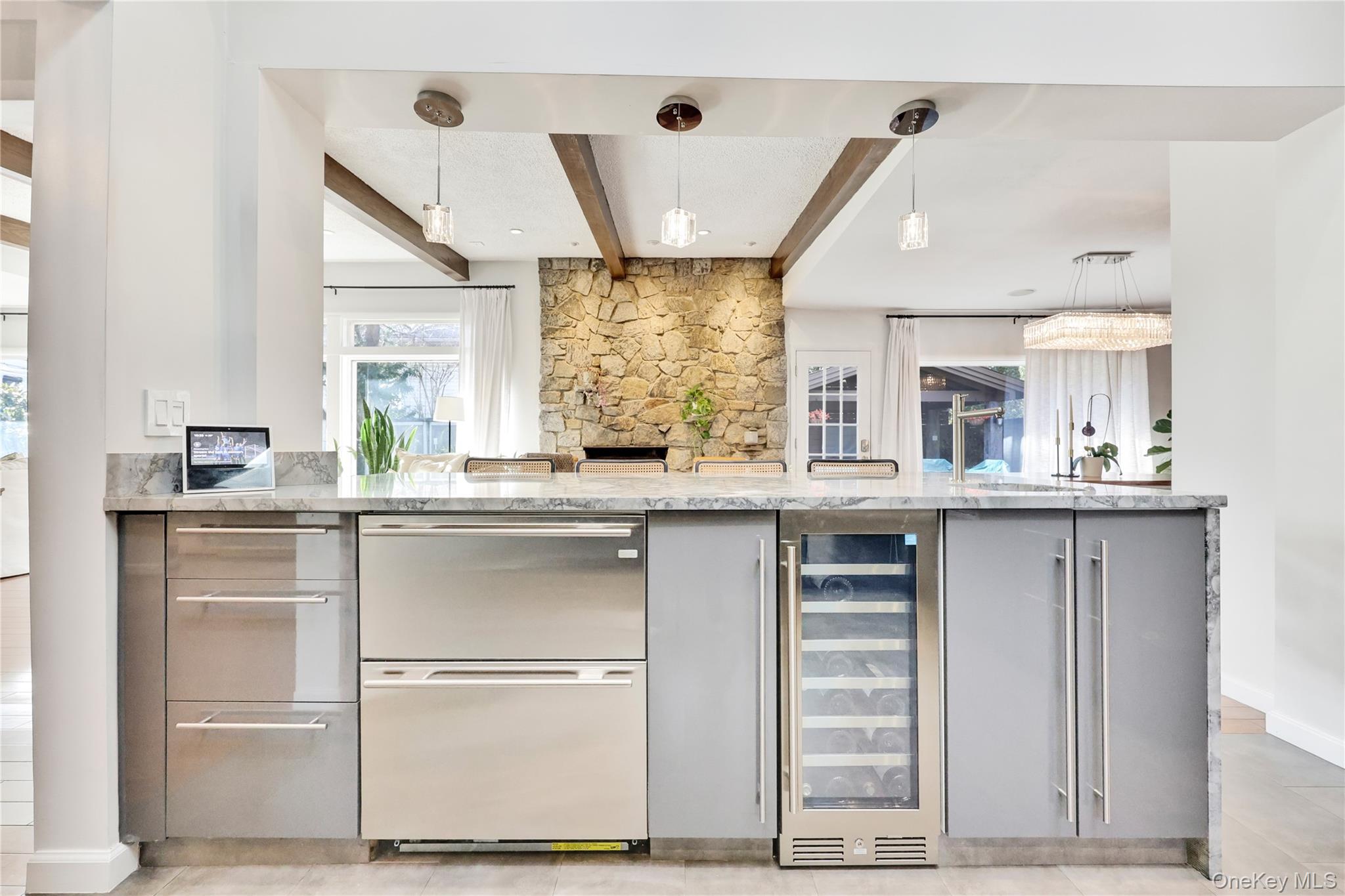 #17 photo, 41 Erick Avenue, Нассау ‖ Hewlett , NY 11557