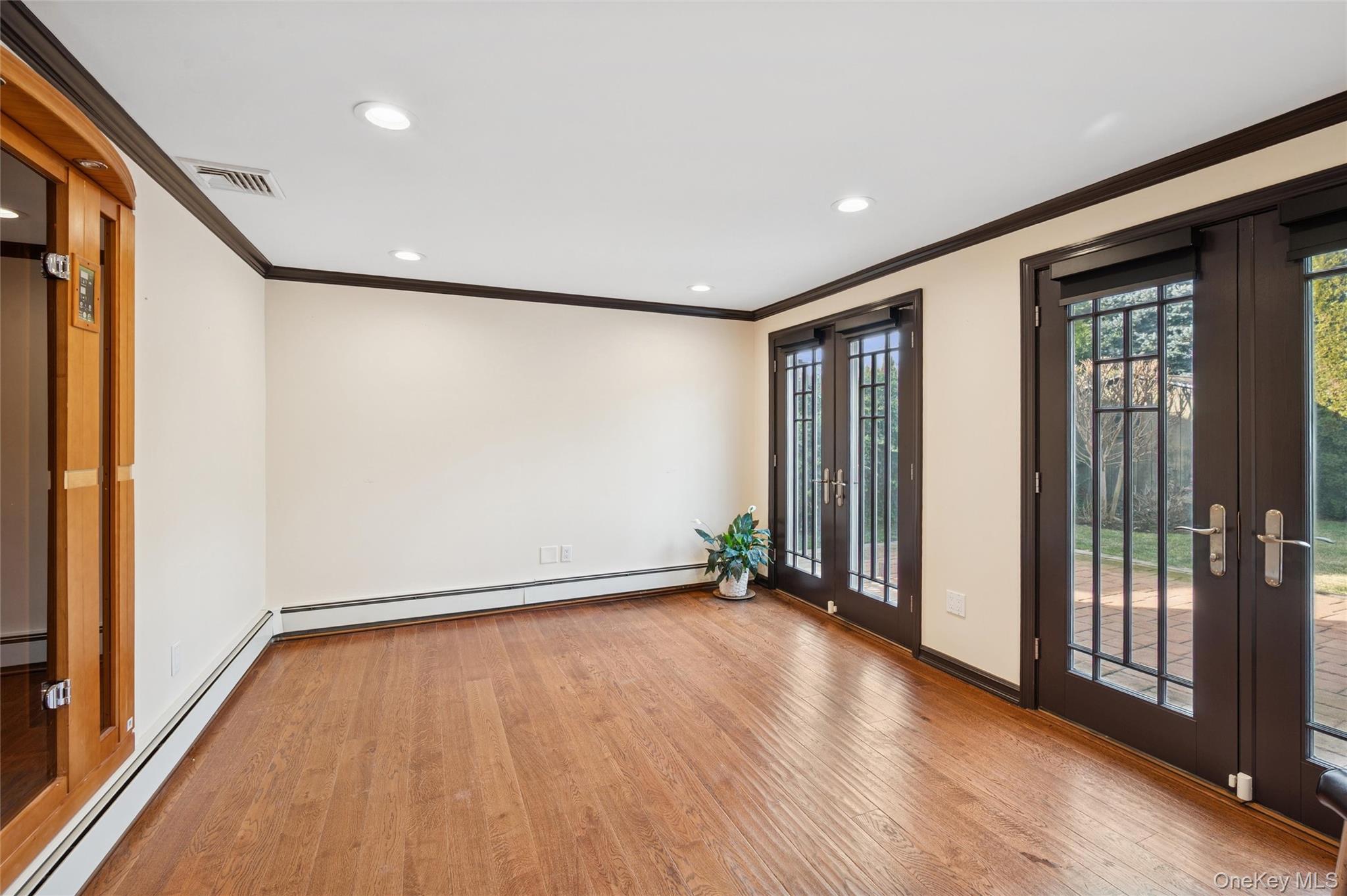 #10 photo, 1123 Bernard Drive, Westbury , NY 11590