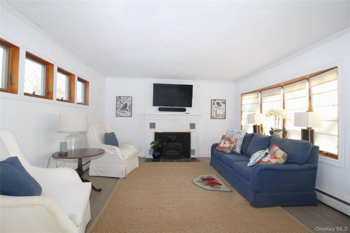 #2 photo, 1346 Pine Drive, Bay Shore , NY 11706